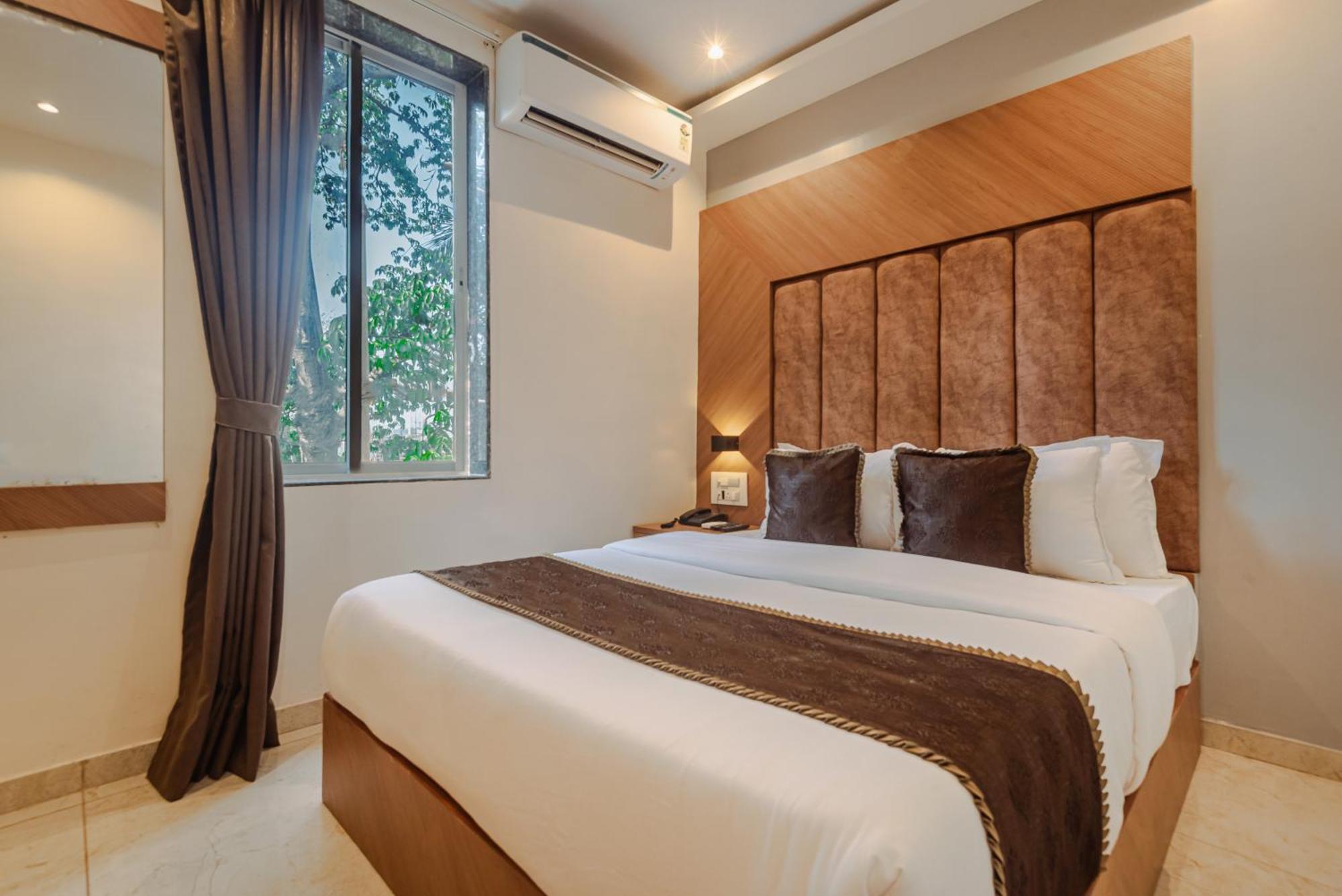 Hotel Silver Park Mumbai Exteriör bild